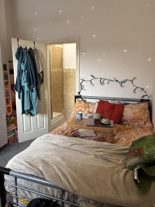 Room Cavendish Road in Manchester