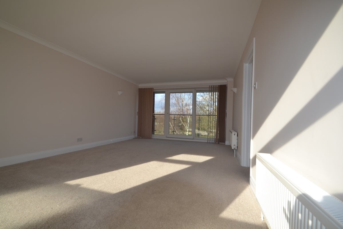 Flat Grosvenor Drive in Maidenhead