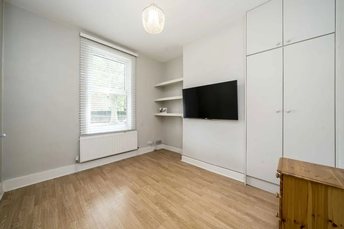 House Cranmer Avenue in Greater London