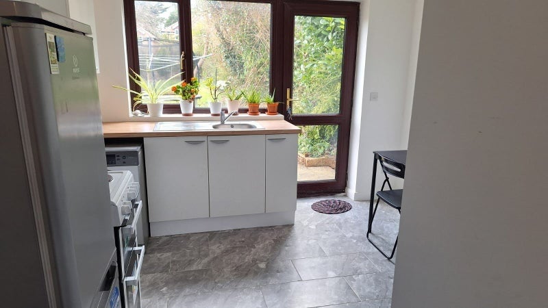 Room Beckett Avenue in Greater London