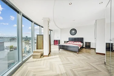 Flat York Road in Greater London