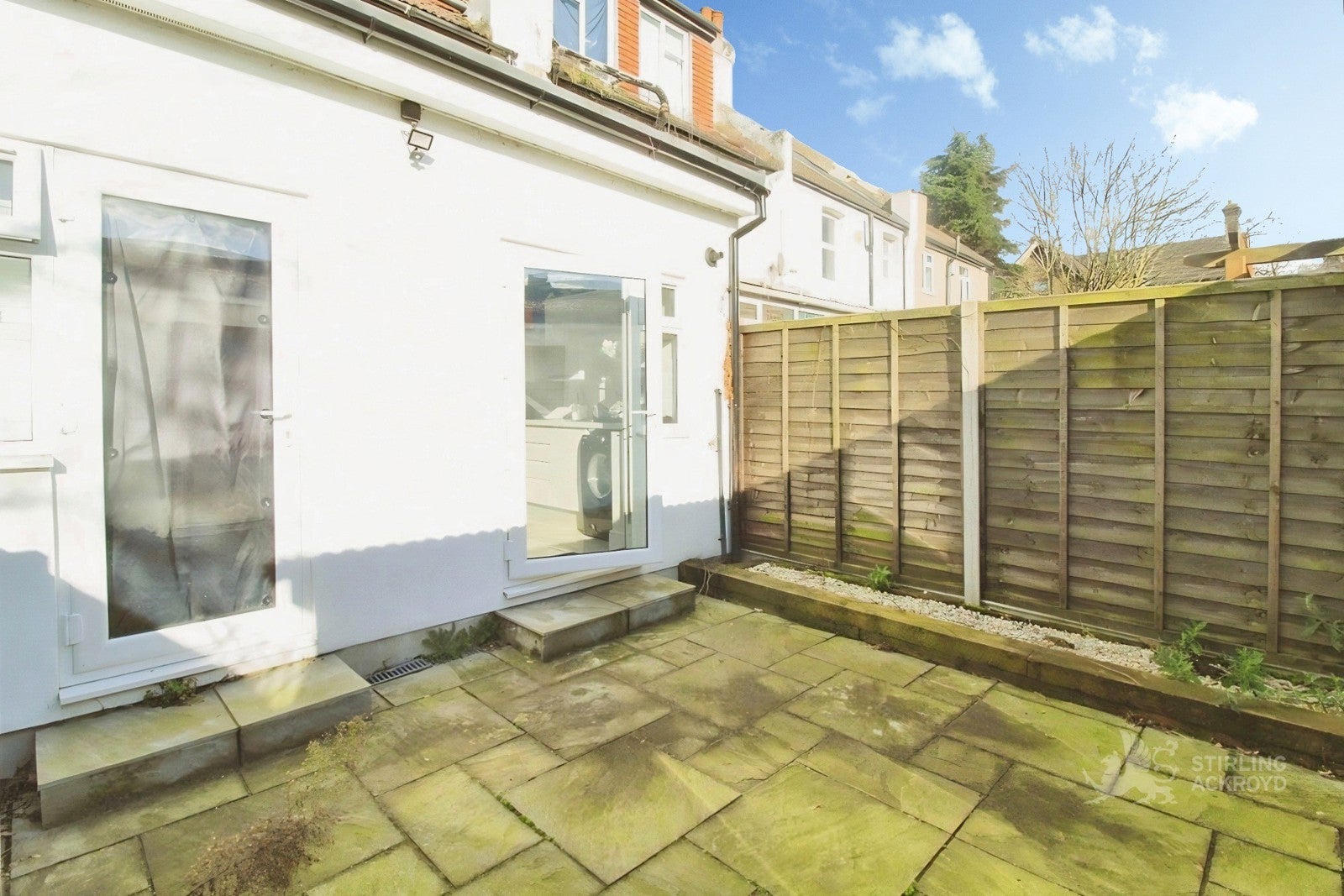 Room Tavistock Grove in Greater London