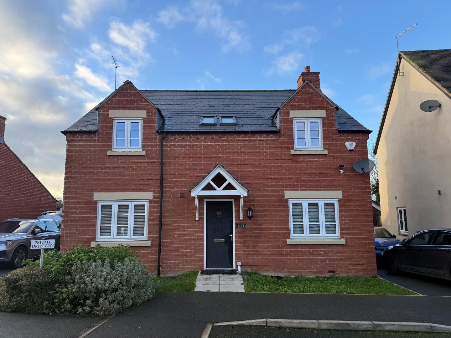 House Curlbrook Close in Wootton