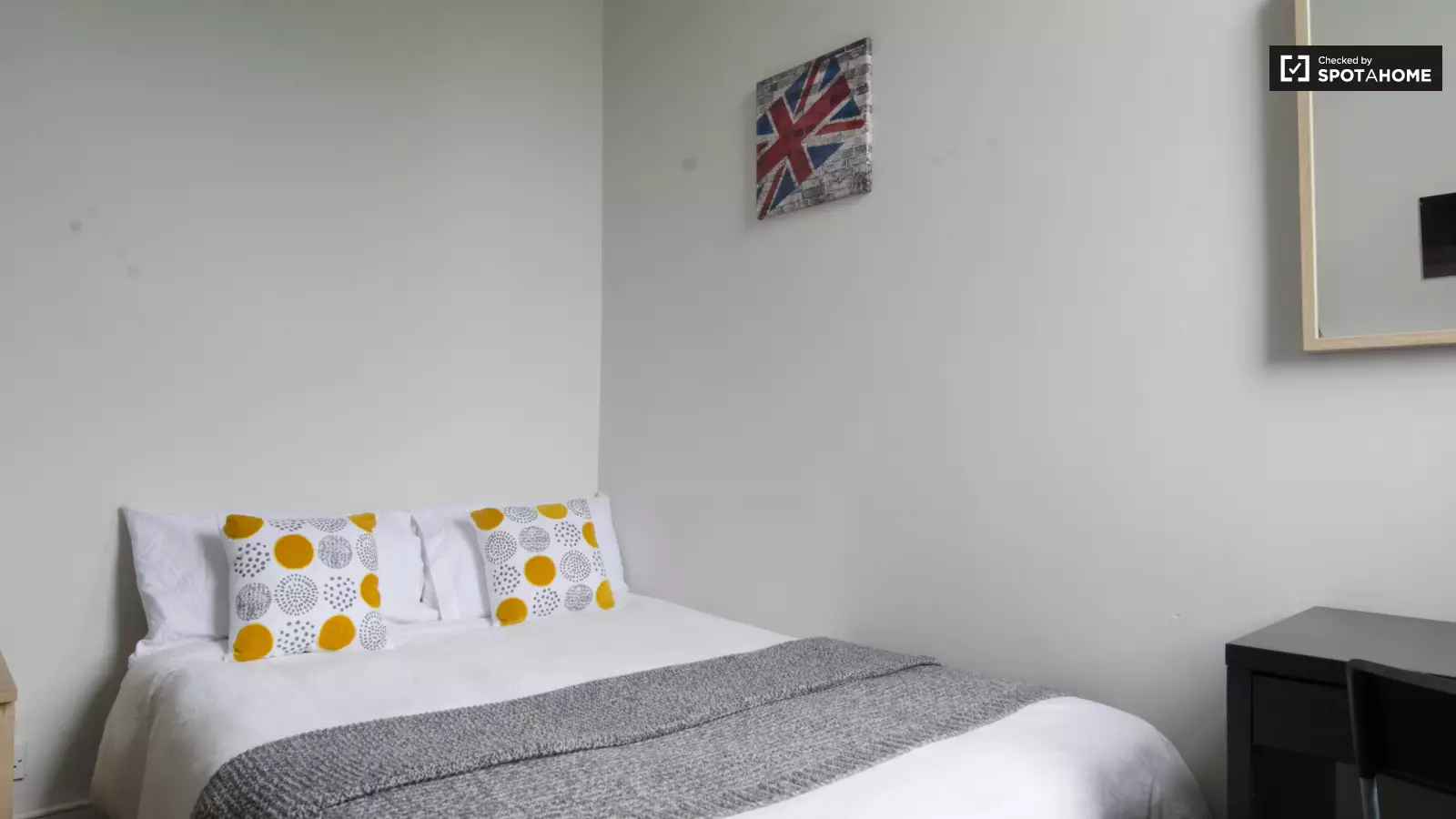 Flat Robertson Street in Greater London