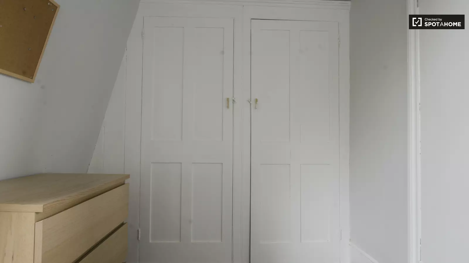 Flat Robertson Street in Greater London