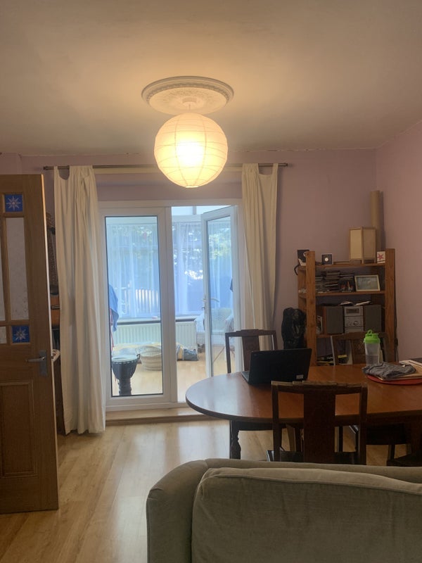 Room Queenswood Drive in Leeds