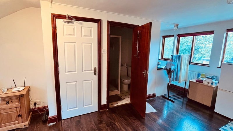 Room Addiscombe Court Road in Greater London