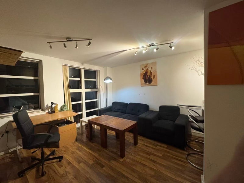 Flat Lower Ormond Street in Manchester