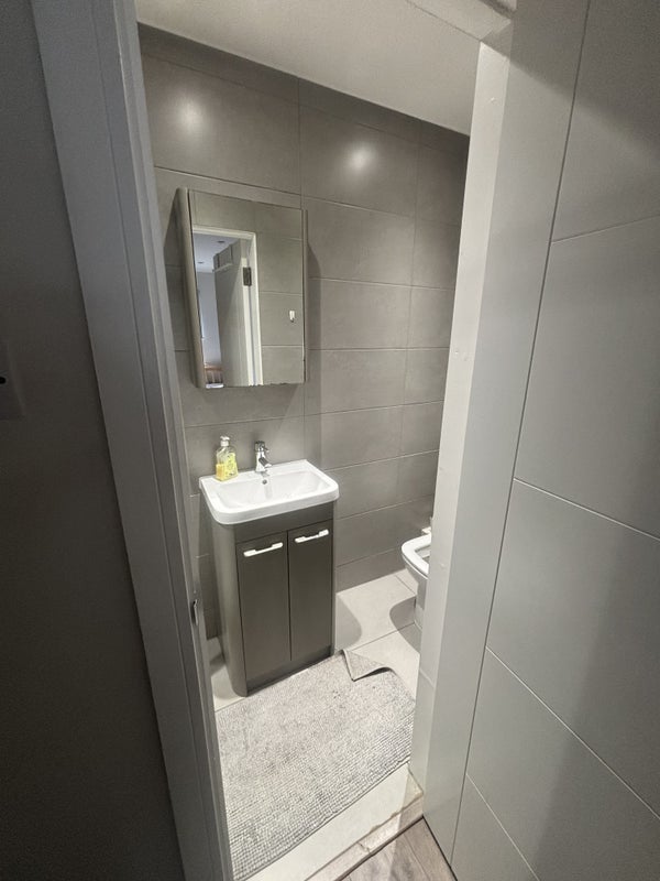 Room Barnfield Place in Greater London