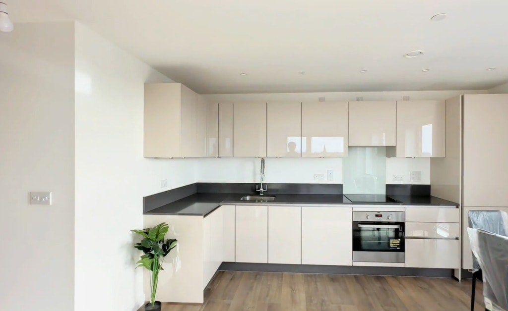 Flat East Acton Lane in Greater London