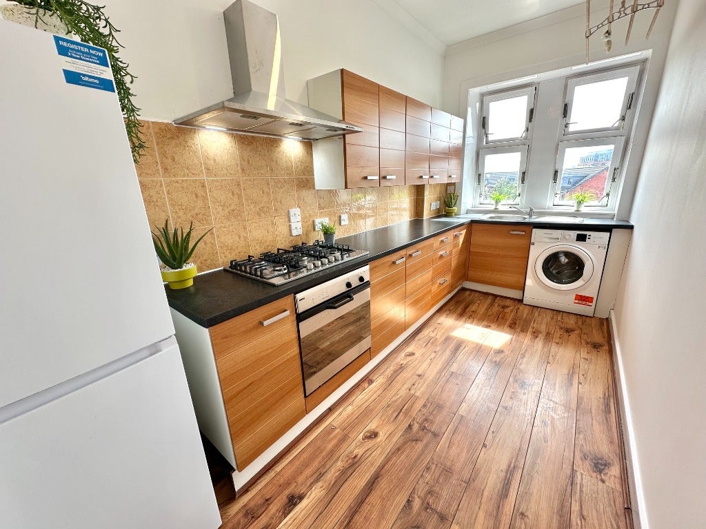 Flat Dumbarton Road in Glasgow