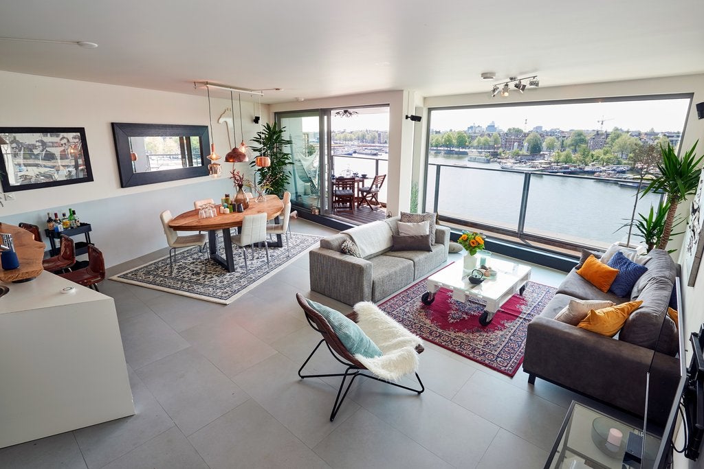 Flat Oosterdokskade 83