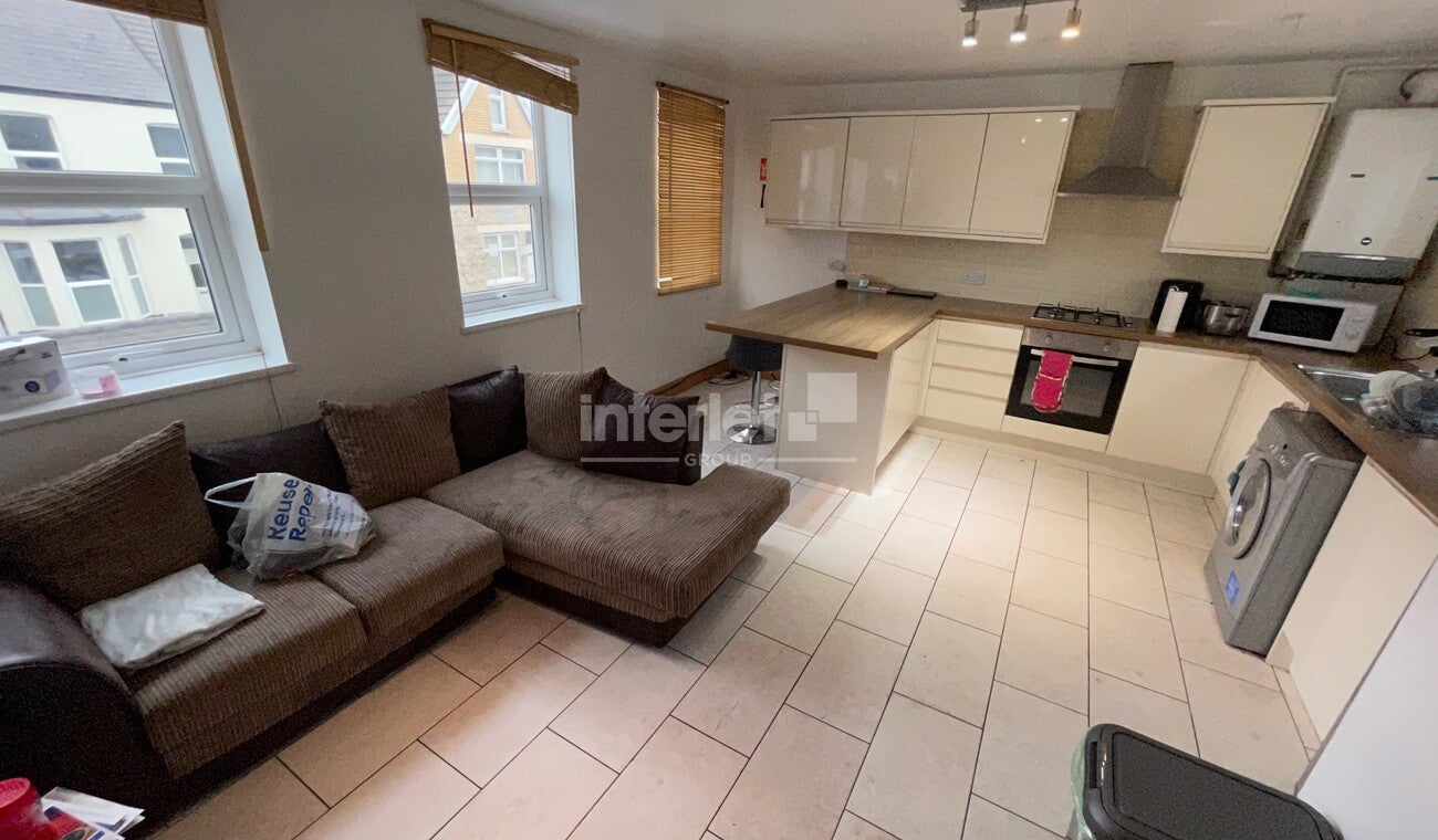 Flat Llantwit Street in Cardiff