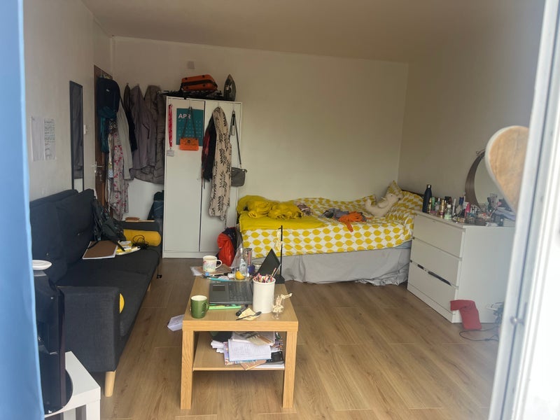 Room Blackthorn Street in Greater London