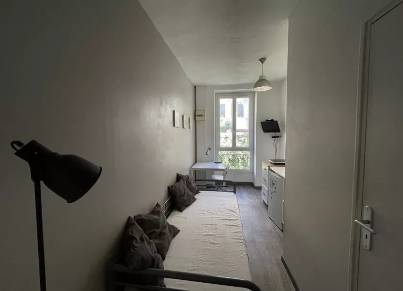 Chambre Rue Dragon à Marseille