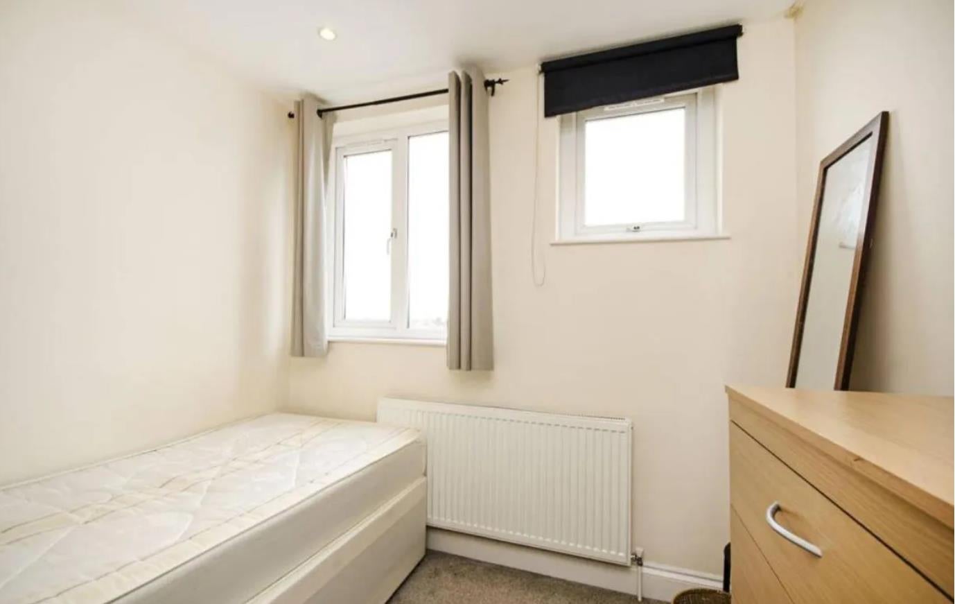 Flat Finchley Road in Greater London