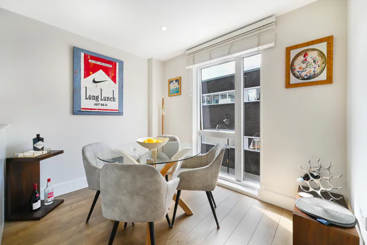 Flat Lamb Walk in Greater London