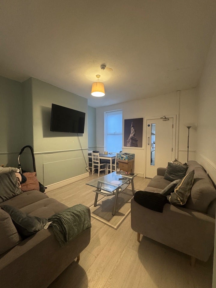 Room Highfield Road in Salford
