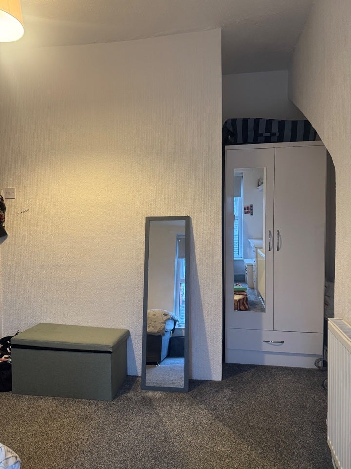Room Highfield Road in Salford