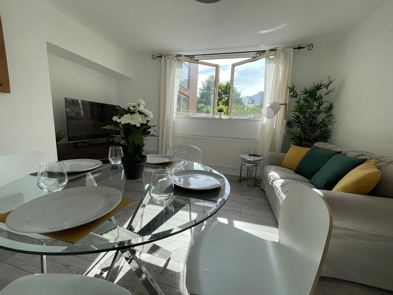 Flat Cape Yard in Greater London
