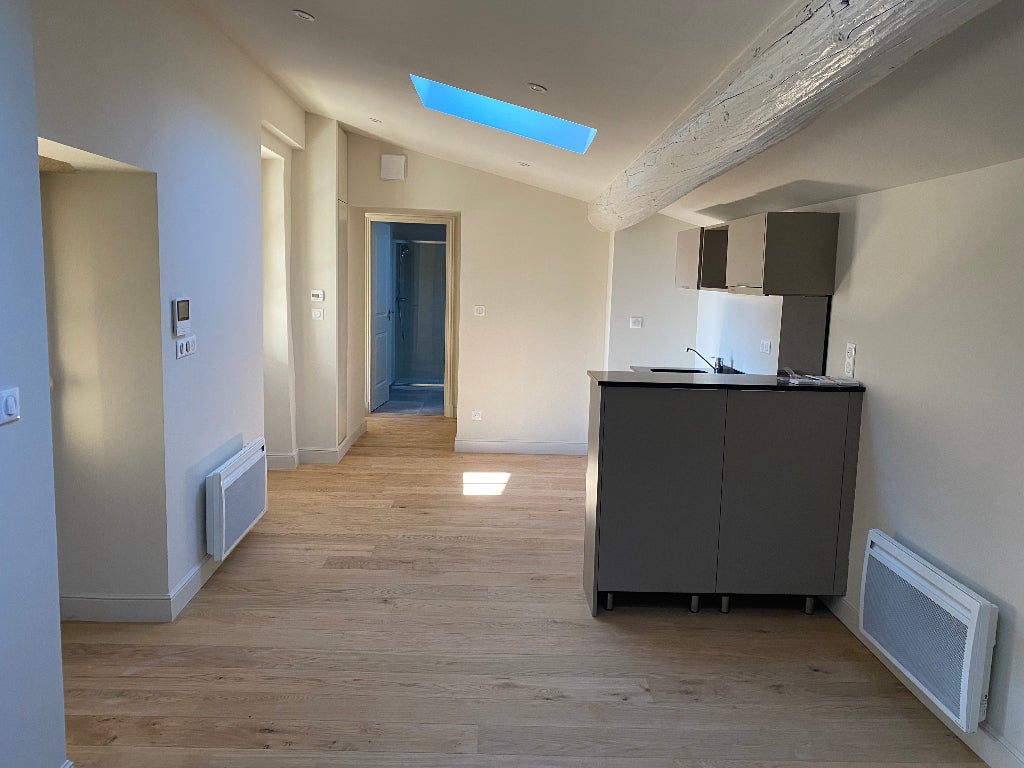 Appartement Place aux Herbes à Nîmes