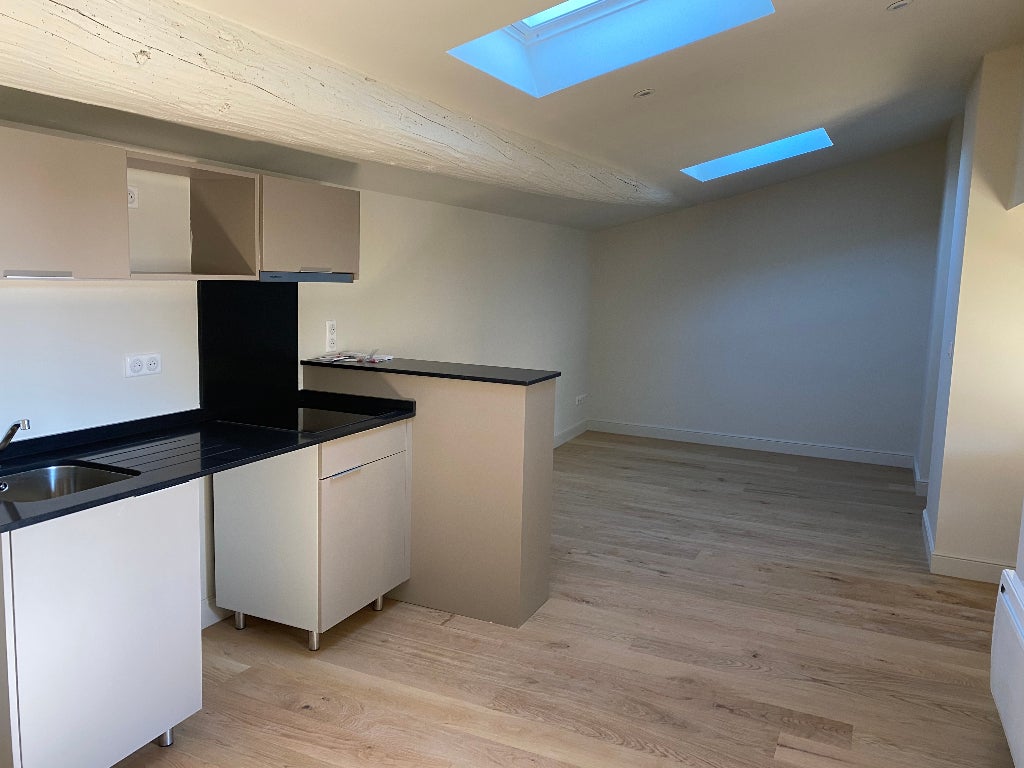 Appartement Place aux Herbes à Nîmes