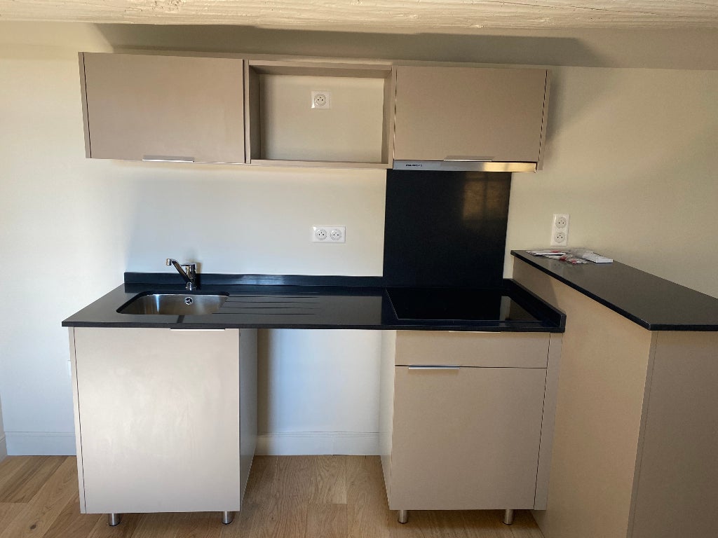 Appartement Place aux Herbes à Nîmes