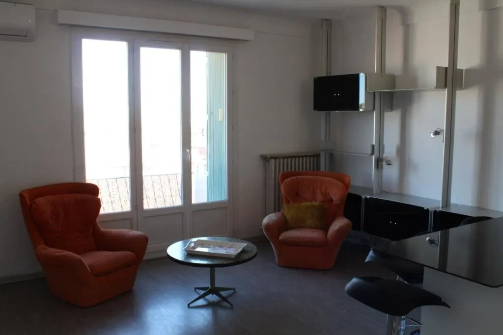 Chambre Rue de l'Hôtel-Dieu à Nîmes