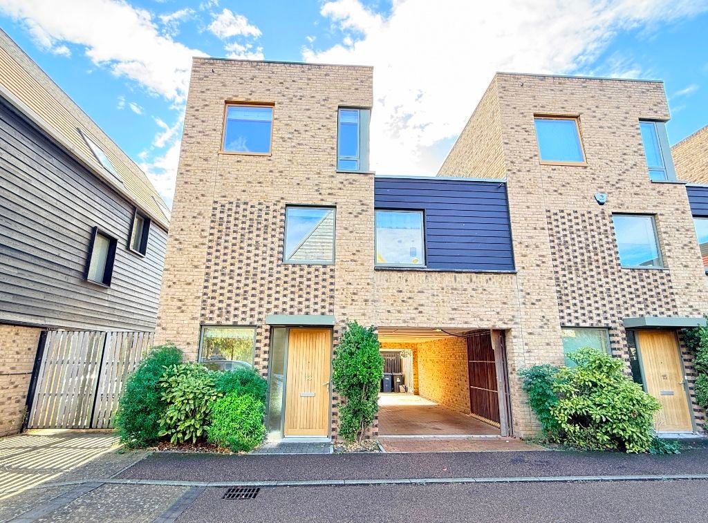 House Royal Way in Cambridge