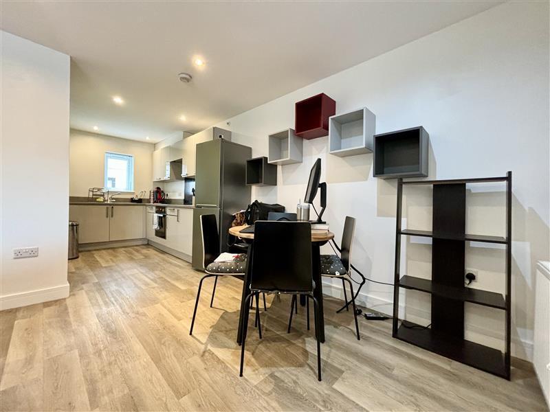 Flat Glenfall Street in Cheltenham