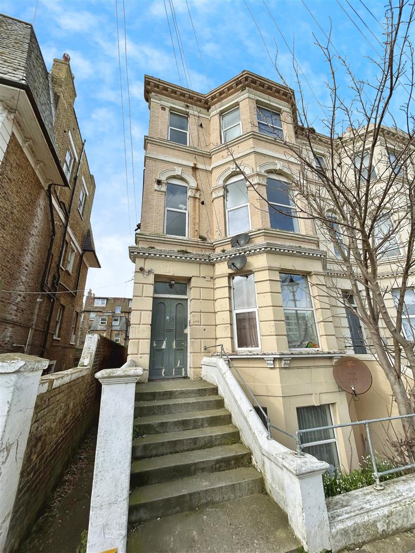 Flat Dalby Square in Thanet