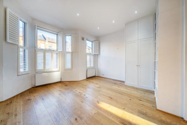 Flat Hormead Road in City of Westminster