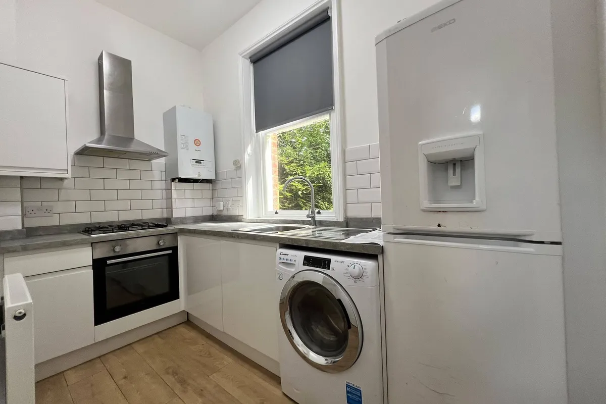 Flat Albion Road in Greater London