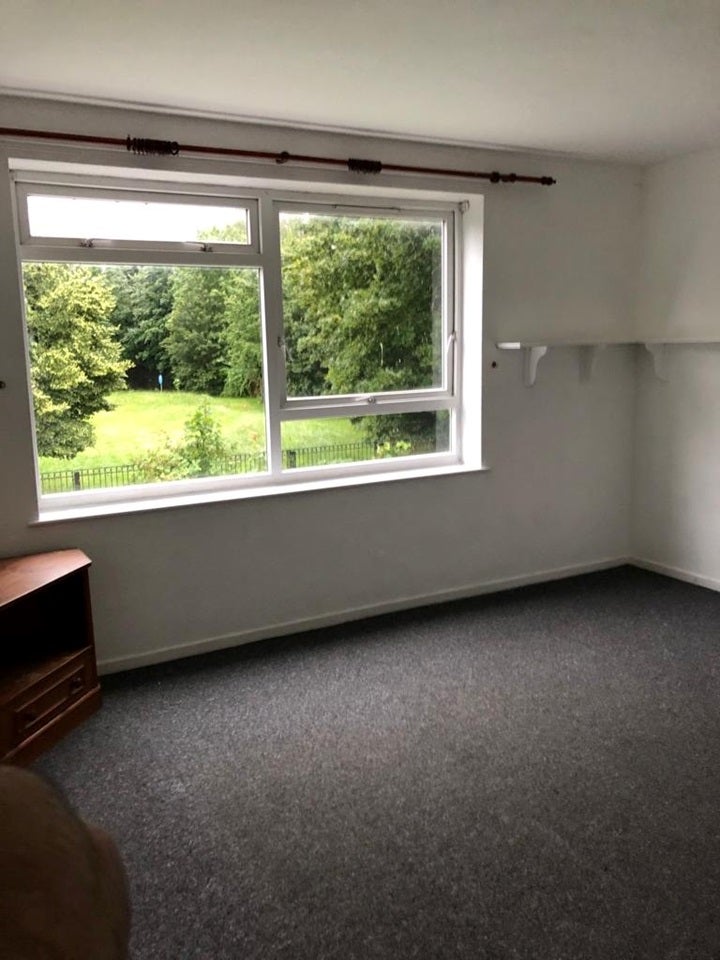 Flat Poulter Close in Nottingham