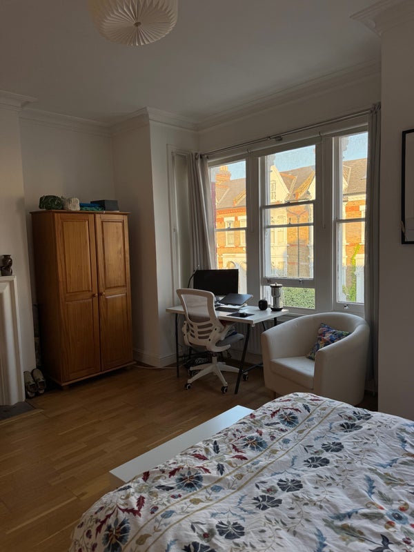 Room Abbeville Road in Greater London