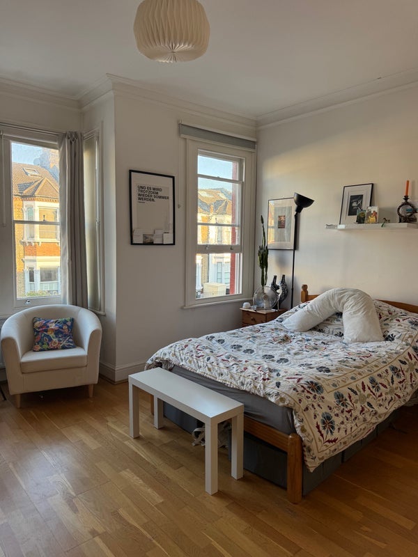 Room Abbeville Road in Greater London