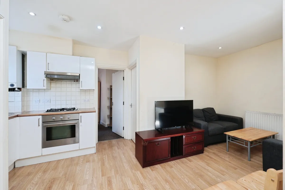 Flat Cromer Road in Watford