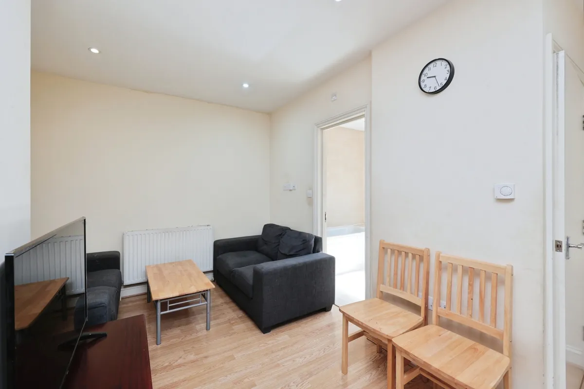 Flat Cromer Road in Watford