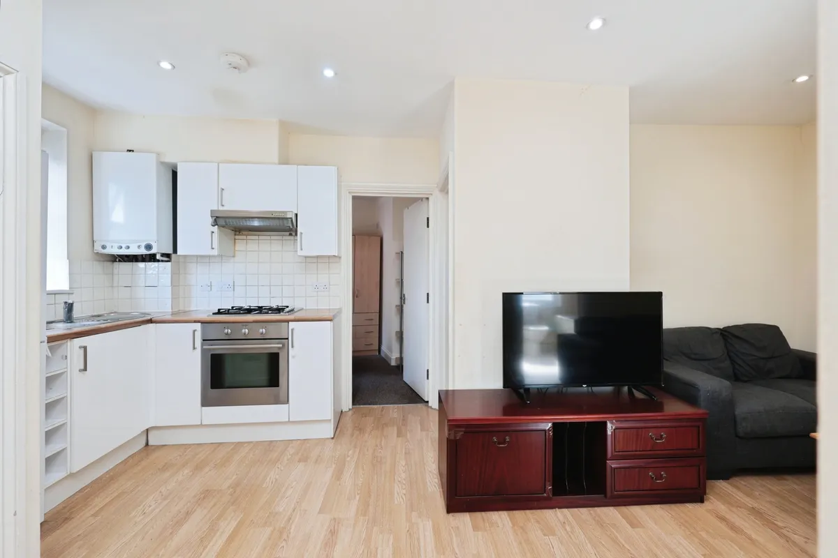Flat Cromer Road in Watford