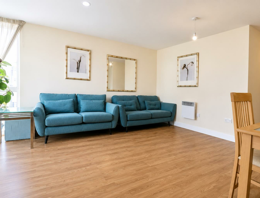 Flat Warwick Place in Greater London