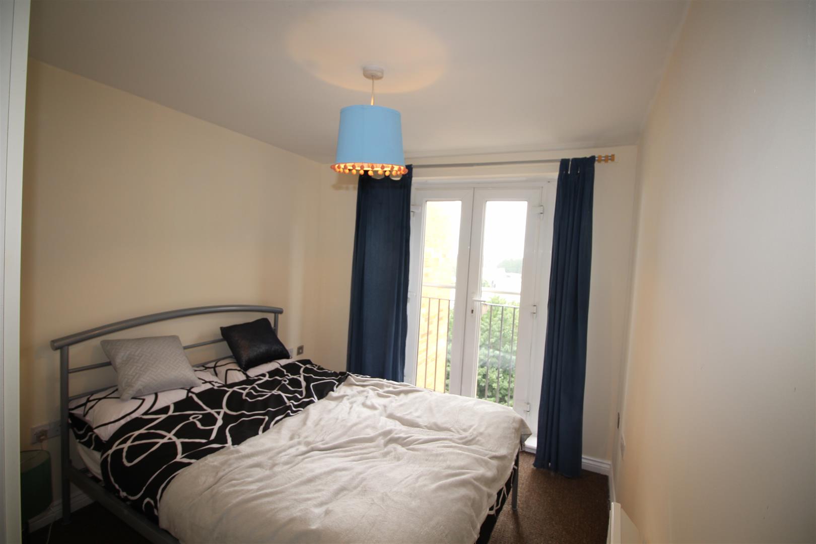 Flat Middlewood Street in Salford