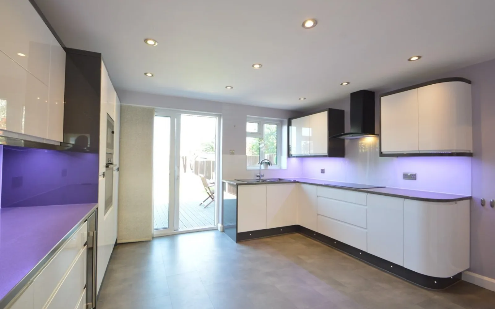 House Cottimore Avenue in Elmbridge