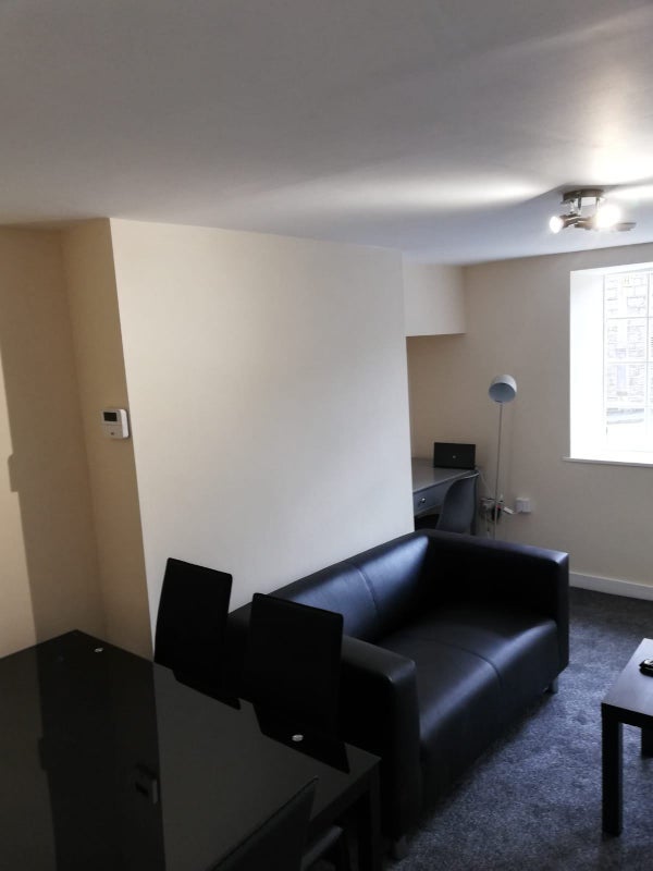Room Barrows Lane in Bradford