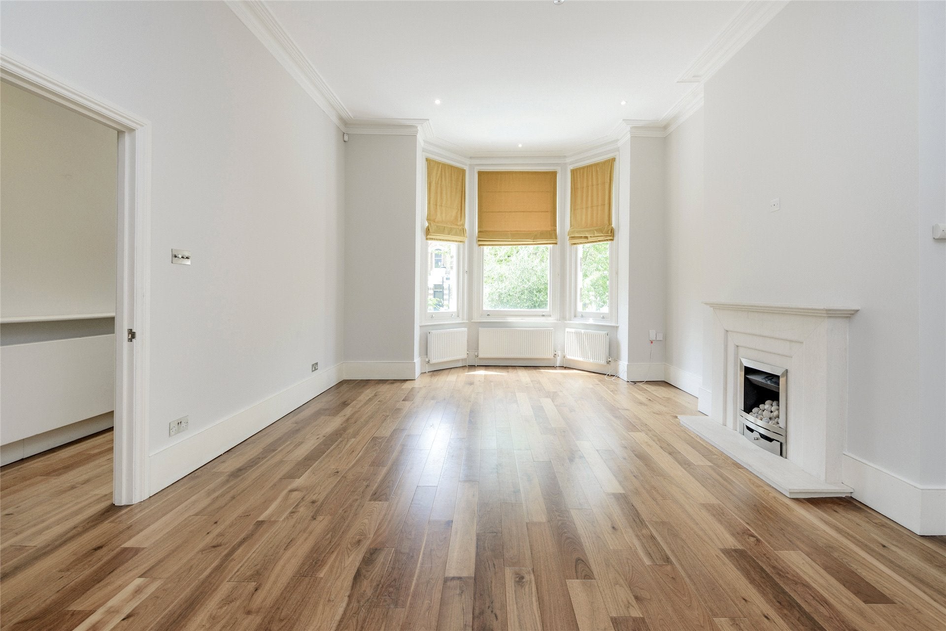 House Saint Lawrence Terrace in Greater London
