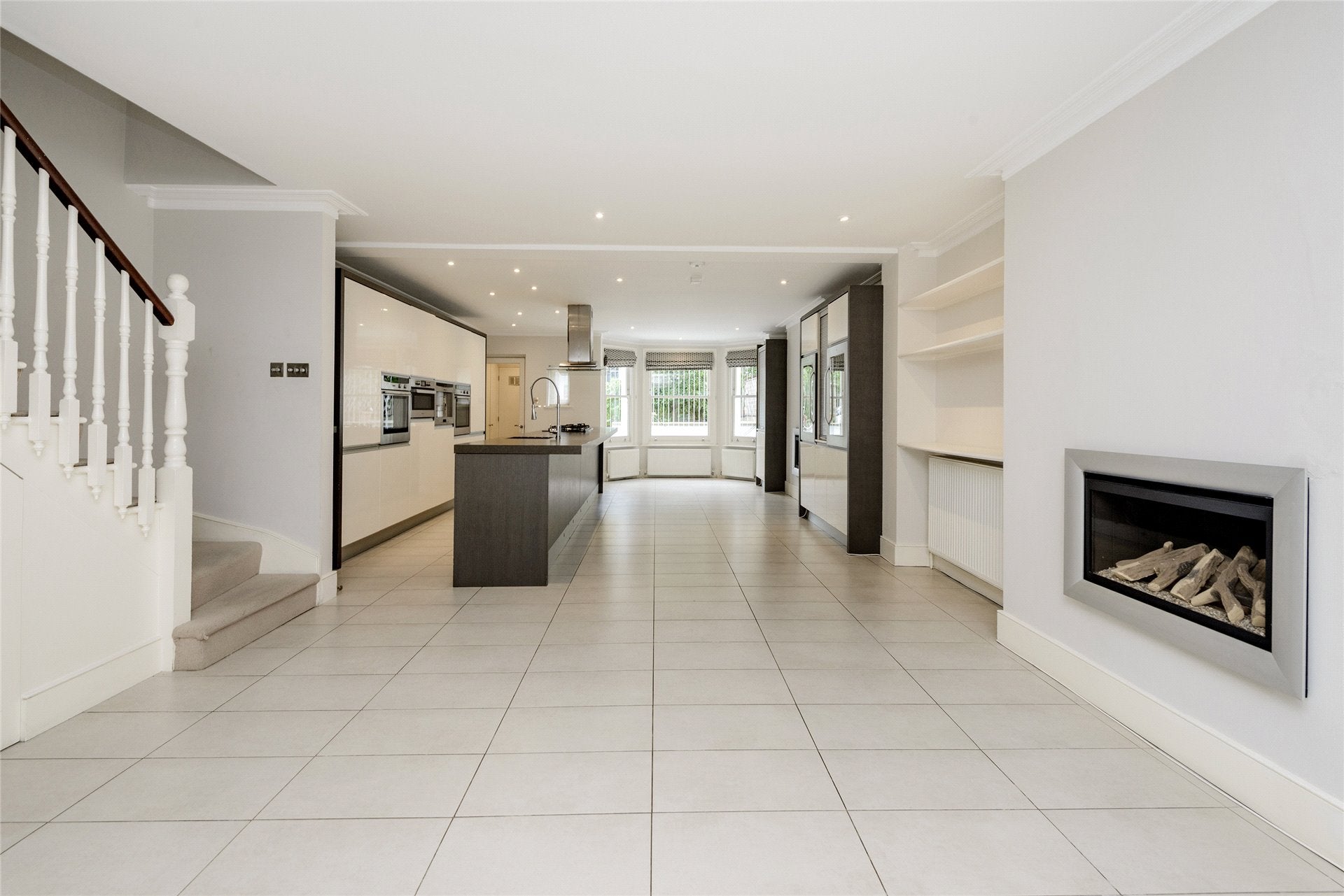 House Saint Lawrence Terrace in Greater London