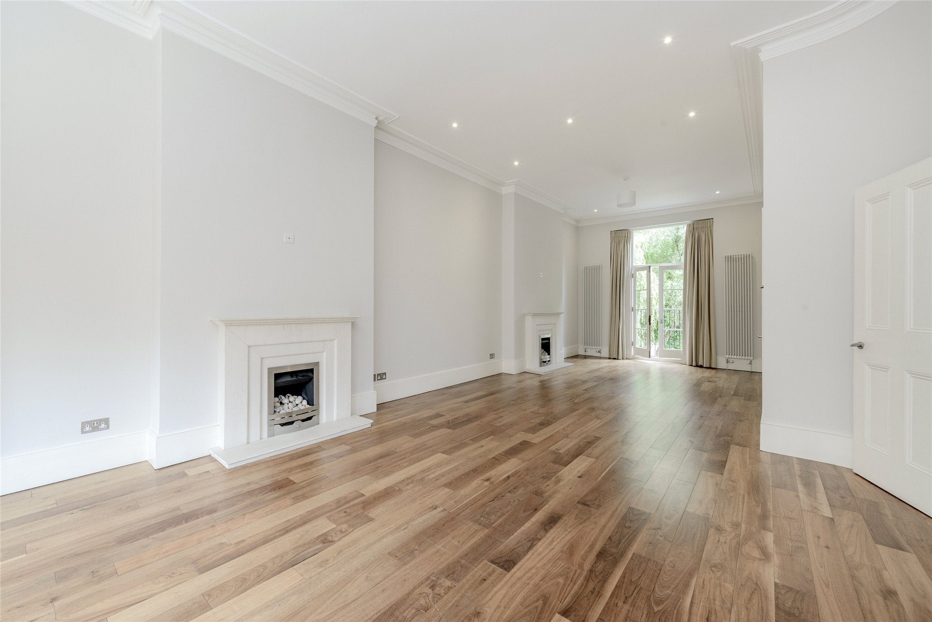 House Saint Lawrence Terrace in Greater London