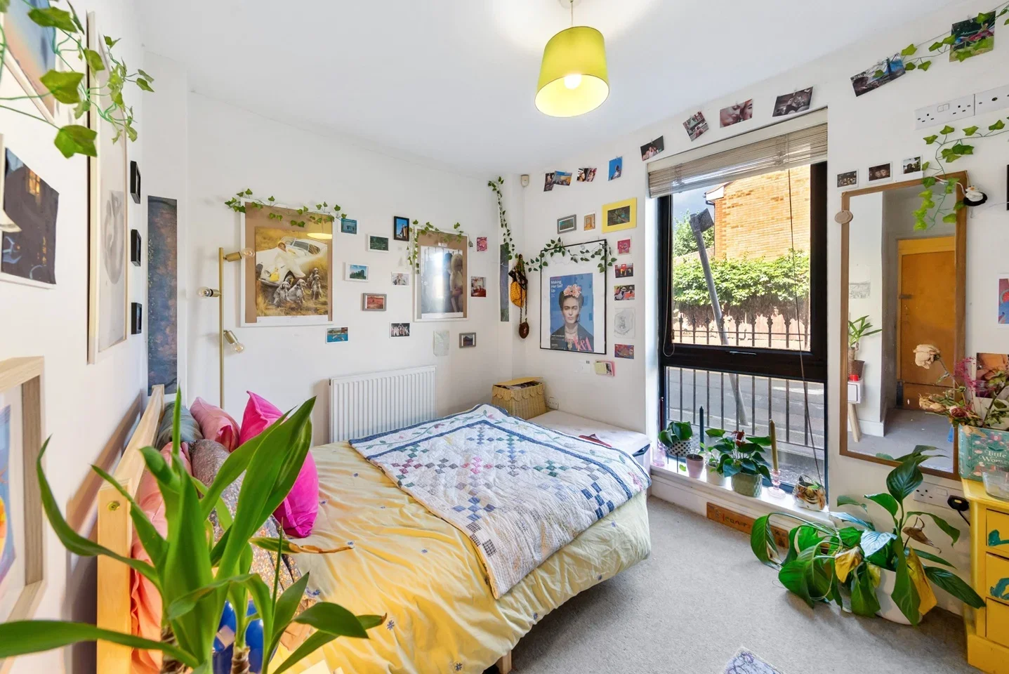 Flat Gervase Street in Greater London