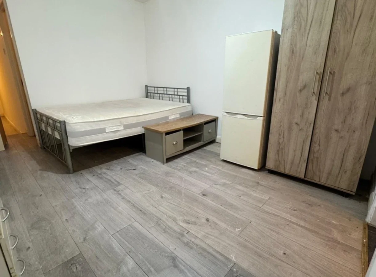 Flat Lea Bridge Road in Greater London