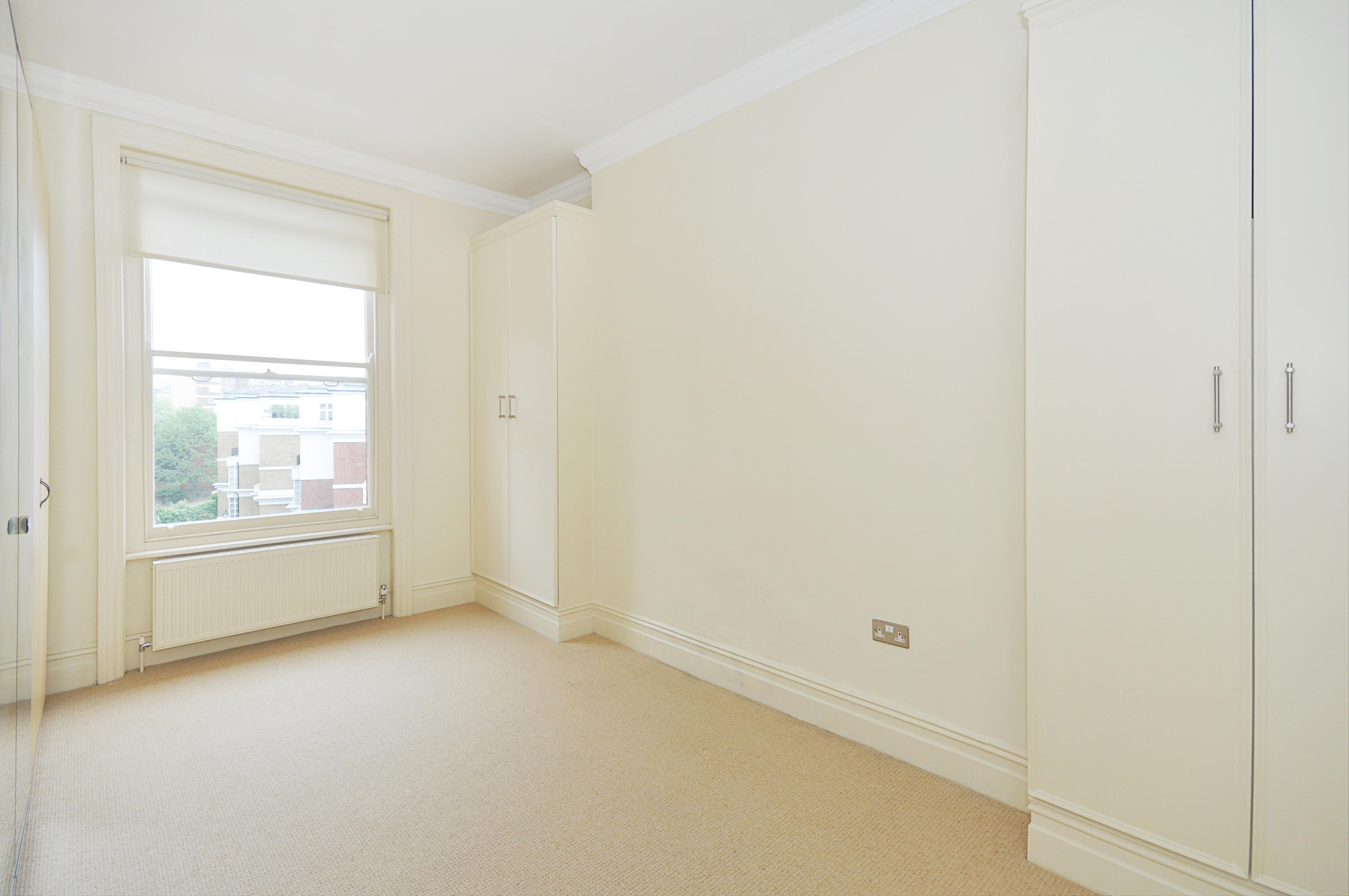 Flat Marloes Road in Greater London