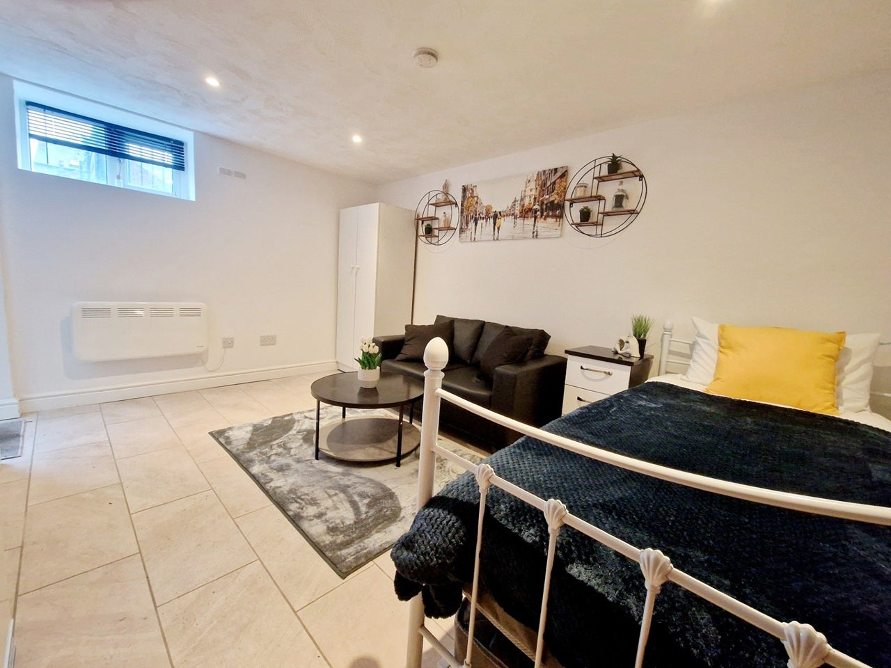 Room Birch Polygon in Manchester